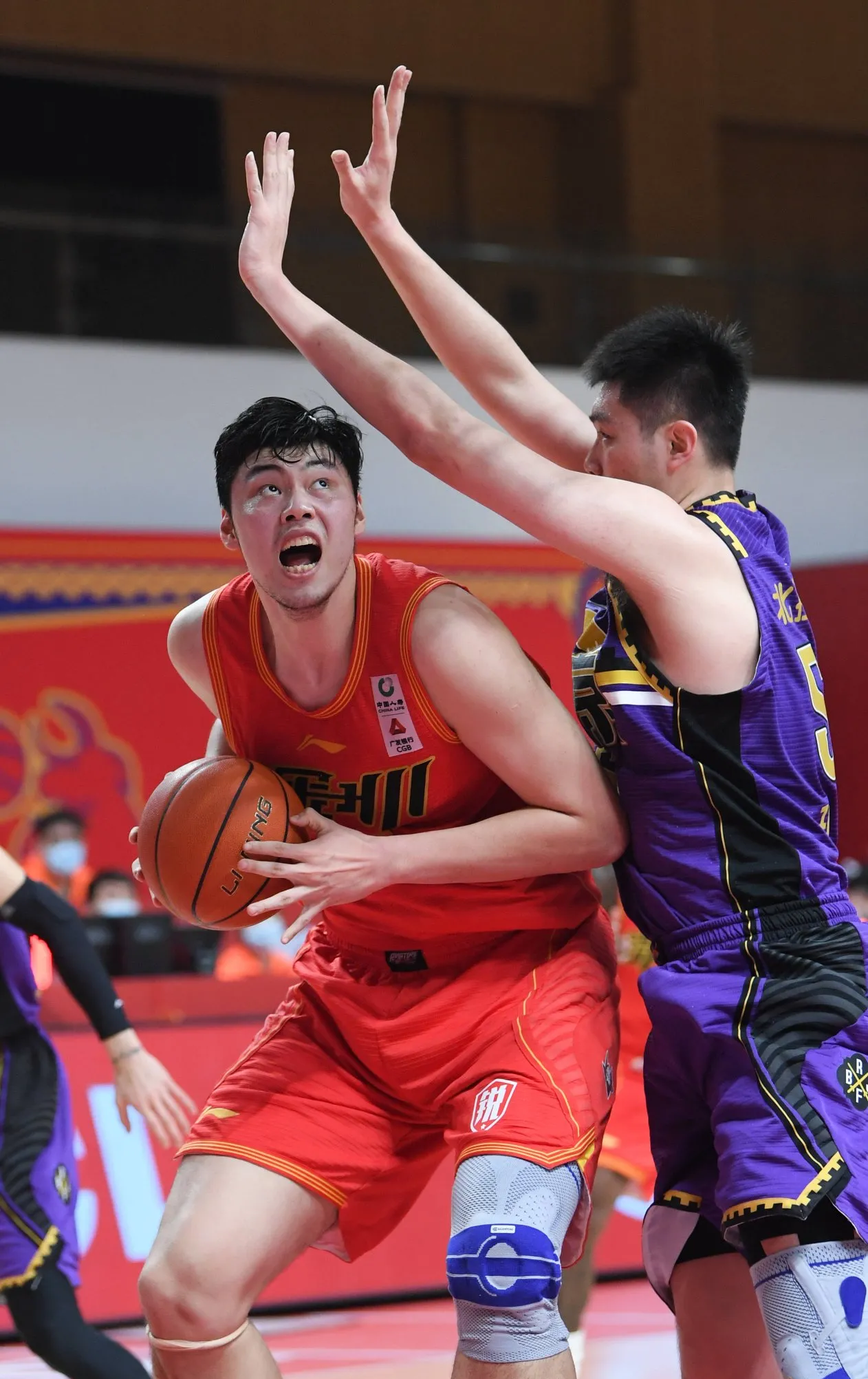 欧宝娱乐平台-山东男篮迎国王杯关键赛，转会期调整名单，信心回归，身体对抗强度拉满的简单介绍